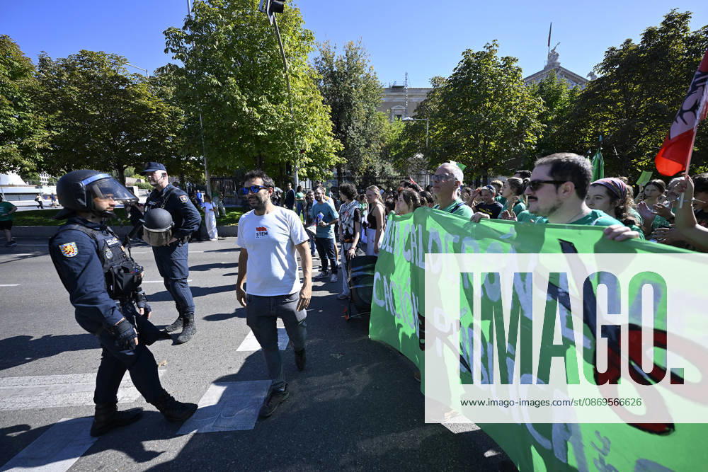 Students and teachers rally in Madrid as education strike continues MADRID, SPAIN - OCTOBER 15: Students and education workers march through central Madrid carrying banners and placards as an indefinite strike demanding improved education conditions continues for a second day, on October 15, 2026 in Madrid, Spain. Students who walked out of classes joined teachers and other education staff in the demonstration, which was called by unions representing the education sector. Burak Akbulut Anadolu Madrid Spain. Editorial use only. Please get in touch for any other usage.