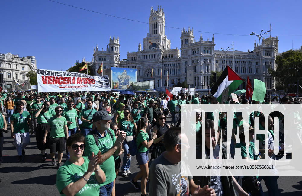 Students and teachers rally in Madrid as education strike continues MADRID, SPAIN - OCTOBER 15: Students and education workers march through central Madrid carrying banners and placards as an indefinite strike demanding improved education conditions continues for a second day, on October 15, 2026 in Madrid, Spain. Students who walked out of classes joined teachers and other education staff in the demonstration, which was called by unions representing the education sector. Burak Akbulut Anadolu Madrid Spain. Editorial use only. Please get in touch for any other usage.