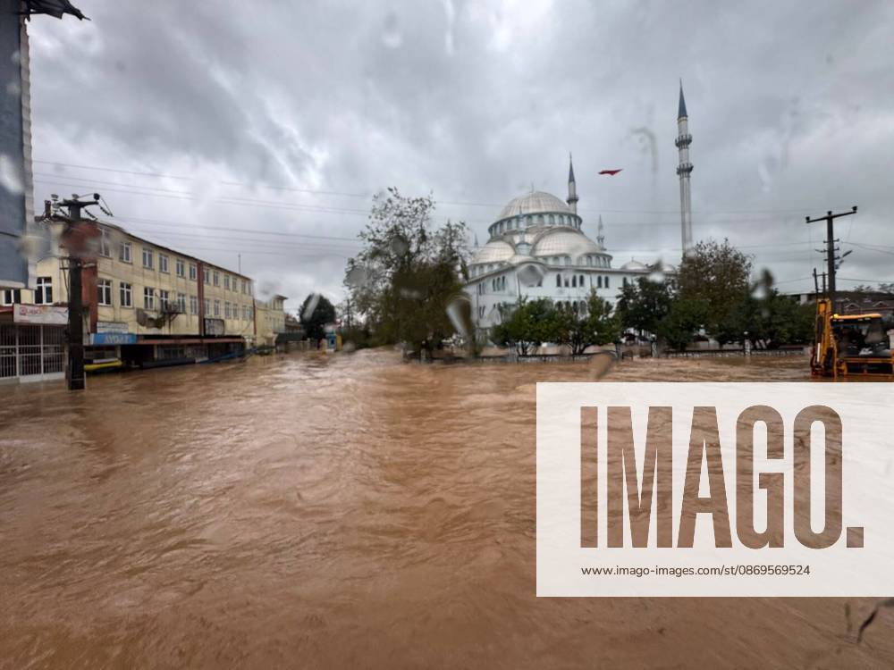 Heavy rain caused flooding in Turkiye s Sakarya SAKARYA, TURKIYE - OCTOBER 15: An aerialview of flooded streets and damaged residential areas after heavy rainfall caused streams and drainage channels to overflow in the Alandere neighborhood of the Kocaali district in Sakarya, Turkiye on October 15, 2026. Homes and roads were submerged due to the localized flash flooding following torrential downpours. Davut Genc Anadolu Sakarya Turkey. Editorial use only. Please get in touch for any other usage.