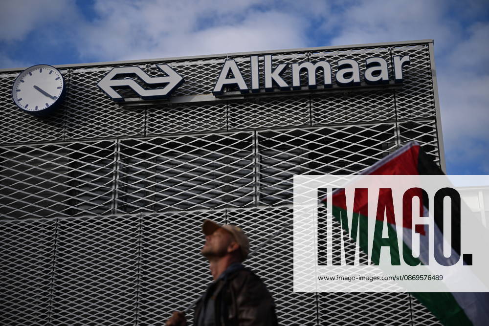 Pro-Palestinian demonstration ahead of UEFA Europa League match between AZ Alkmaar v Hapoel Be er Sheva in Netherlands ALKMAAR, NETHERLANDS - OCTOBER 15: Pro-Palestinian demonstrator groups gather near AFAS Stadium to protest the UEFA Europa League football match between AZ Alkmaar and Hapoel Be er Sheva in Alkmaar, Netherlands on October 15, 2026. Security measures were heightened around the venue during the protest ahead of the match. Mouneb Taim Anadolu Alkmaar Netherlands. Editorial use only. Please get in touch for any other usage.