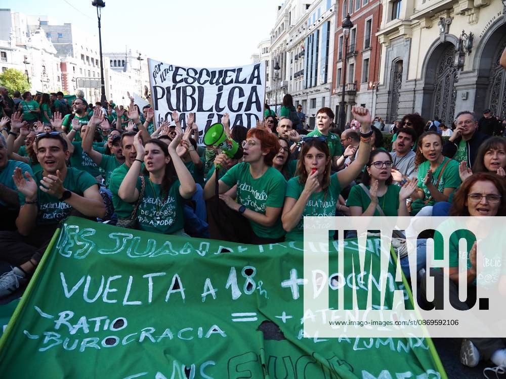 MADRID, SPAIN - October 15: Public education in Madrid is on strike, and the teachers called a demonstration at the headquarters of the Regional Ministry of Education (Consejeria de Educacion). The teachers got past the police cordon and blocked major thoroughfares Calle de Alcala and Paseo de Recoletos, causing traffic chaos as they passed through Plaza de Colon and Plaza de Cibeles. Madrid Spain - ZUMAh199 20261015_zip_h199_019