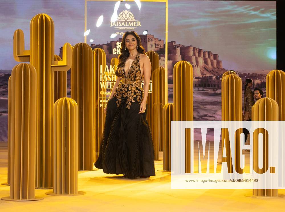 NEW DELHI, INDIA, OCTOBER 15, 2026: Models showcase creations by designer Samant Chauhan in collaboration with Jaisalmer Crafted Bar Collectibles during Lakme Fashion Week x FDCI at the Taj Palace in New Delhi. New Delhi India - ZUMAq101 20261015_zna_q101_184