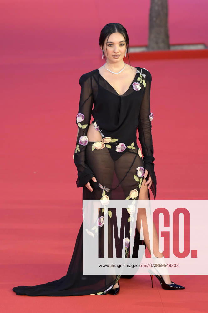 Mariasole Pollio at the premiere of the film *Je so pazzo* at the 21st Rome International Film Festival (Festa del Cinema di Roma) 2026 at the Auditorium Parco della Musica in Rome, October 15, 2026 Foto:xA.xM.xTinghinox xFuturexImagex pazzo_6011