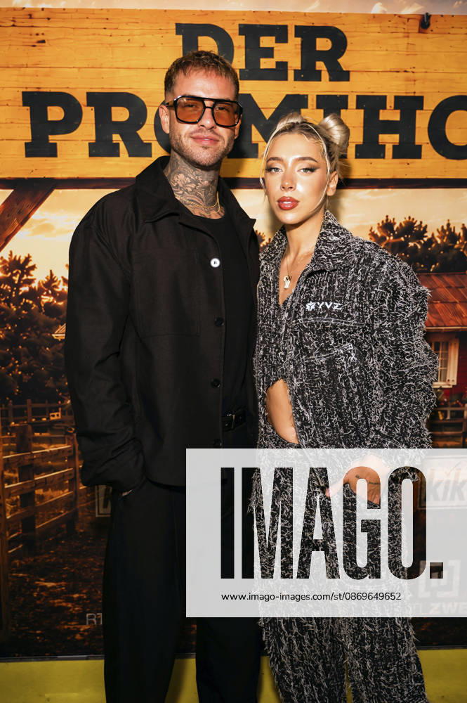 Marc Robin Wenz and Walentina Doronina at the premiere of Season 2 of the reality TV show *Der Promihof* at the Gertrudenhof adventure farm in Hürth, October 14, 2026 Foto:xT.xFuturexImagex promihof_6057