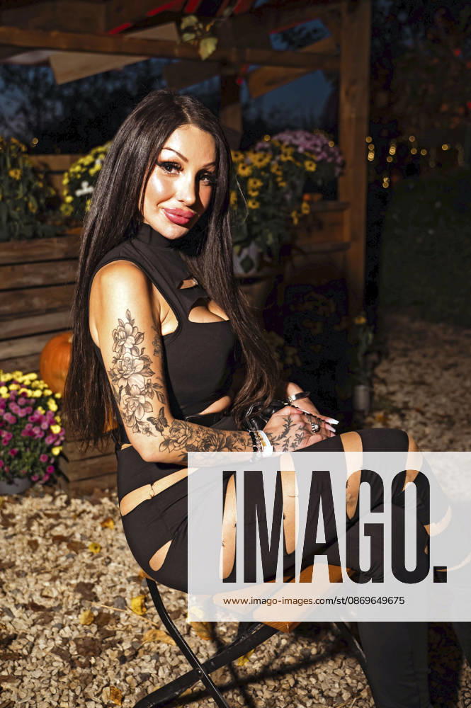 Pinar Sevim at the premiere of Season 2 of the reality TV show *Der Promihof* at the Gertrudenhof adventure farm in Hürth, October 14, 2026 Foto:xT.xFuturexImagex promihof_6045