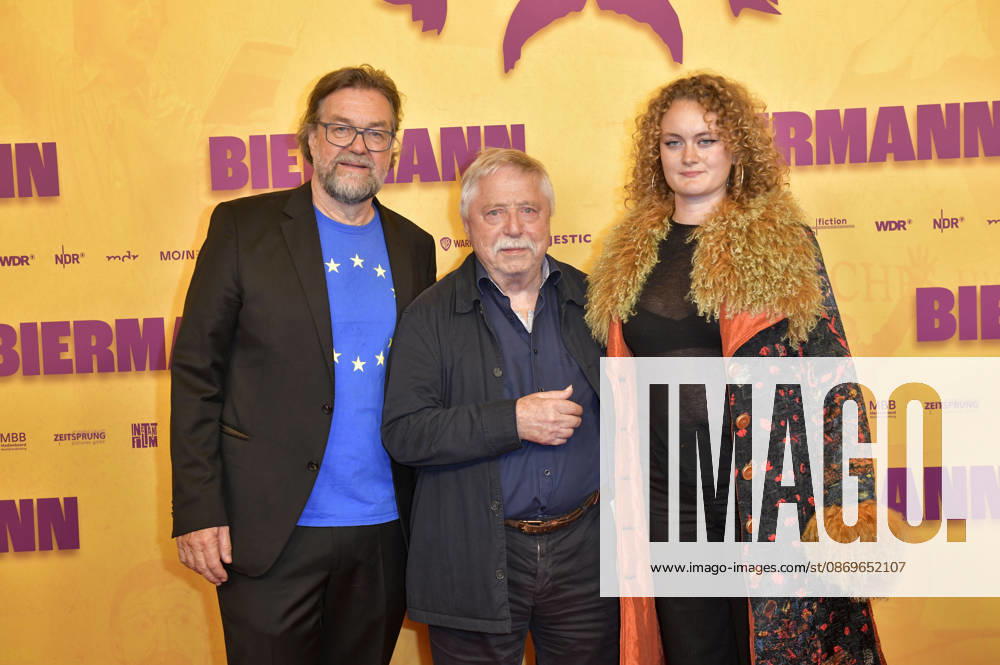 Jens Meurer, Wolf Biermann, and a guest at the premiere of the documentary *Biermann* at Kino International in Berlin, October 15, 2026 Foto:xM.xBehrensx xFuturexImagex biermann_berlin_6084