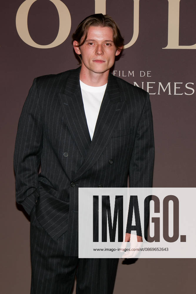 Max Warburton attends the Moulin Paris premiere on October 15, 2026, in Paris 460498, October 15, 2026, Paris, France