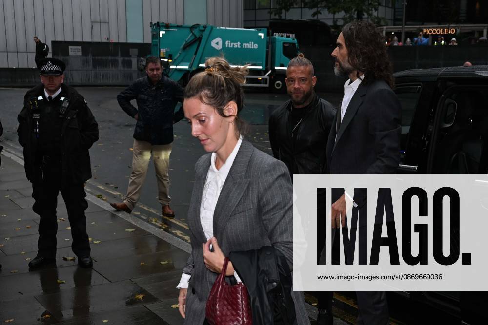 British comedian Russell Brand appears before judge in London LONDON, UNITED KINGDOM - OCTOBER 16: British comedian and actor Russell Brand arrives with his wife Laura Brand at Southwark Crown Court in London, United Kingdom, on October 16, 2026, in connection with rape and sexual assault charges. Rasid Necati Aslim Anadolu London United Kingdom. Editorial use only. Please get in touch for any other usage.