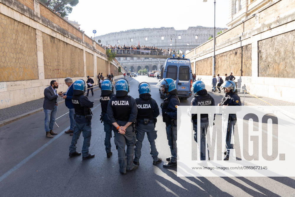 IPA89755977 - Rome, October 16, 2026: Student demonstration in Rome on No Meloni Day against Minister Valditara and the Education Decree-Law