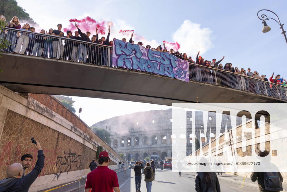 IPA89755980 - Rome, October 16, 2026: Student demonstration in Rome on No Meloni Day against Minister Valditara and the Education Decree-Law