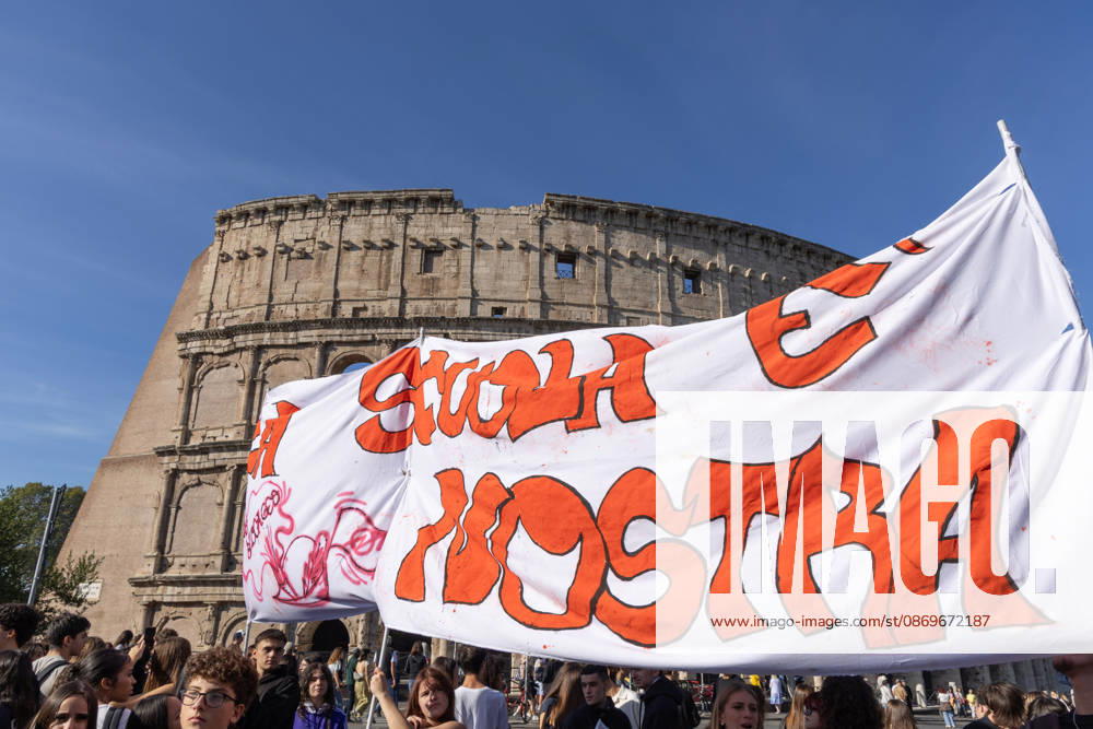 IPA89756001 - Rome, October 16, 2026: Student demonstration in Rome on No Meloni Day against Minister Valditara and the Education Decree-Law