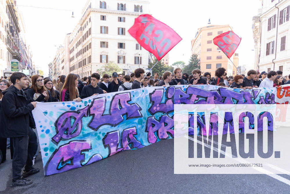 IPA89755959 - Rome, October 16, 2026: Student demonstration in Rome on No Meloni Day against Minister Valditara and the Education Decree-Law