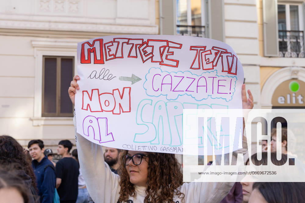 IPA89755962 - Rome, October 16, 2026: Student demonstration in Rome on No Meloni Day against Minister Valditara and the Education Decree-Law
