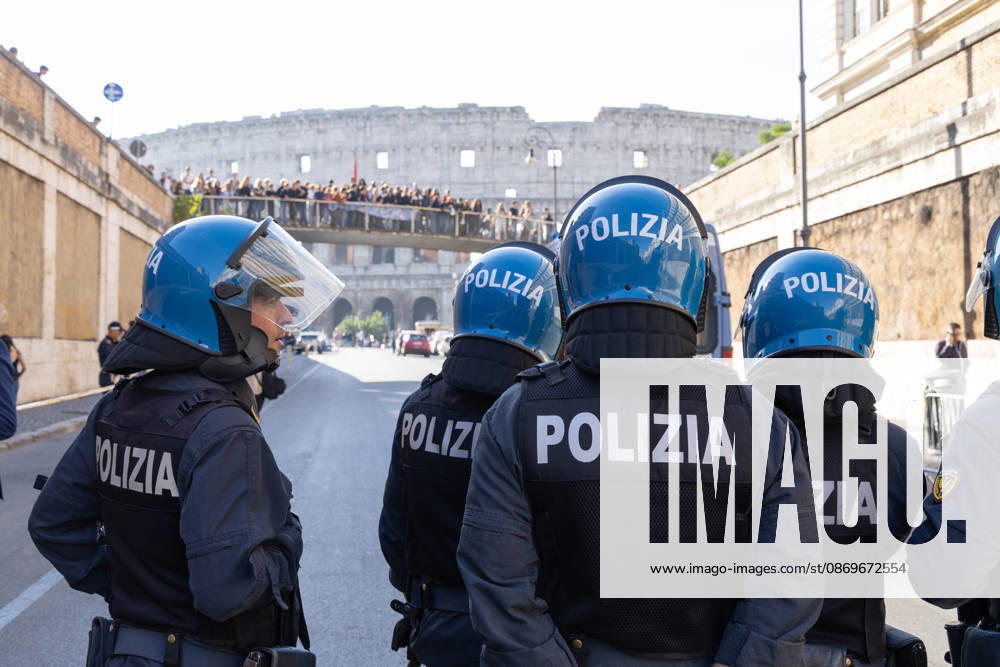 IPA89755976 - Rome, October 16, 2026: Student demonstration in Rome on No Meloni Day against Minister Valditara and the Education Decree-Law
