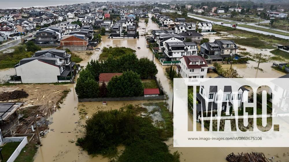 Heavy rain causes flooding in Turkiye s Sakarya SAKARYA, TURKIYE - OCTOBER 16: An aerial view of Alandere neighborhood in Kocaali district of Sakarya, Turkiye, where parts of the area are submerged in water following heavy rainfall, on October 16, 2026. Davut Genc Anadolu Sakarya Turkey. Editorial use only. Please get in touch for any other usage.