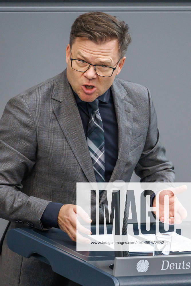 Bundestag: Carsten Schneider (SPD), Minister for the Environment, Climate Action, Nature Conservation, and Nuclear Safety, at the German Bundestag on October 16, 2026, in Berlin, Berlin, Berlin, Germany, Bundestag