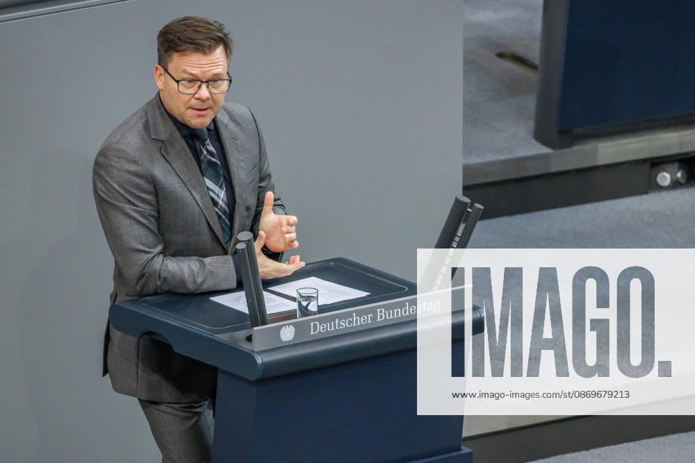 Bundestag: Carsten Schneider (SPD), Minister for the Environment, Climate Action, Nature Conservation, and Nuclear Safety, at the German Bundestag on October 16, 2026, in Berlin, Berlin, Berlin, Germany, Bundestag