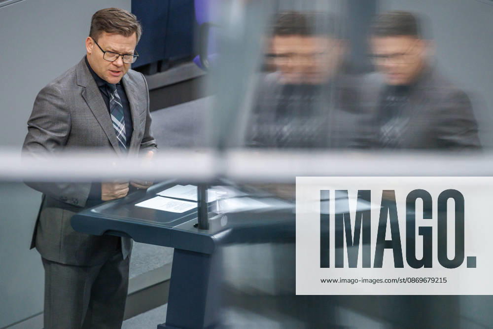 Bundestag: Carsten Schneider (SPD), Minister for the Environment, Climate Action, Nature Conservation, and Nuclear Safety, at the German Bundestag on October 16, 2026, in Berlin, Berlin, Berlin, Germany, Bundestag