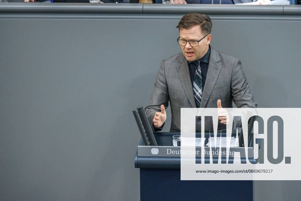 Bundestag: Carsten Schneider (SPD), Minister for the Environment, Climate Action, Nature Conservation, and Nuclear Safety, at the German Bundestag on October 16, 2026, in Berlin, Berlin, Berlin, Germany, Bundestag