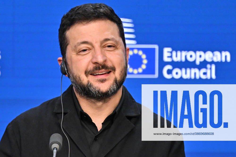 Zelenskyy holds press conference at EU leaders summit in Brussels BRUSSELS, BELGIUM - OCTOBER 16: Ukrainian President Volodymyr Zelenskyy holds a press conference during the second day of the European Union leaders summit in Brussels, Belgium, on October 16, 2026. Dursun Aydemir Anadolu Brussels Belgium. Editorial use only. Please get in touch for any other usage.