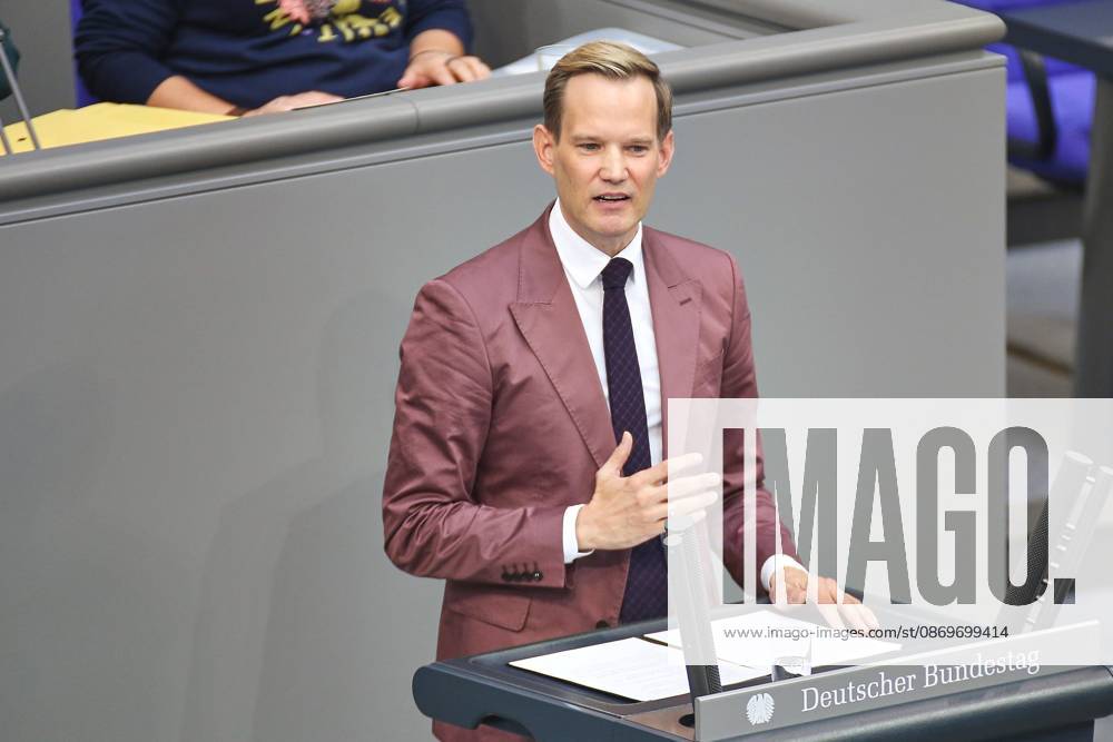 German Bundestag 103rd Session of the Bundestag Hendrik Streeck, CDU