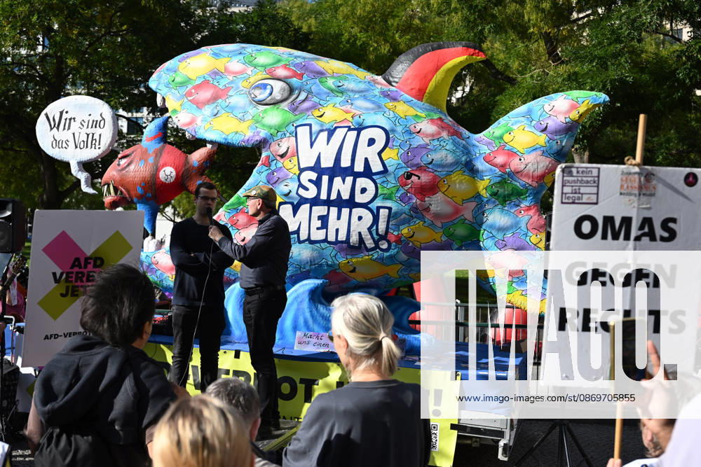 Rally calling for an AfD ban in Berlin BERLIN, GERMANY - OCTOBER 16: People take part in a rally near the Bundesrat calling for proceedings to ban the far-right Alternative for Germany (AfD) party and urge North Rhine-Westphalia Minister-President Hendrik Wüst to support their demand, as he is set to be elected President of the Bundesrat that day, in Berlin, Germany, on 16 October 2026. The rally is organized by the alliance NRW Appeal: AfD Ban Now , which reportedly collected more than 120,000 signatures in support of an AfD ban in North Rhine-Westphalia and is urging the Bundesrat to initiate proceedings before the Federal Constitutional Court to ban the party. Volodymyr Sindieiev Anadolu Berlin Germany. Editorial use only. Please get