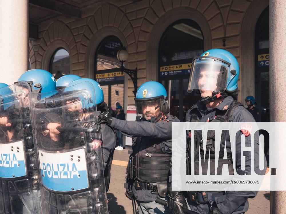 BOLOGNA, ITALY, OCTOBER 16, 2026: Students march through central Bologna demanding improved school conditions and greater investment in education rather than military spending, during a day of student demonstrations across Italy. Bologna Italy - ZUMAq101 20261016_zna_q101_203
