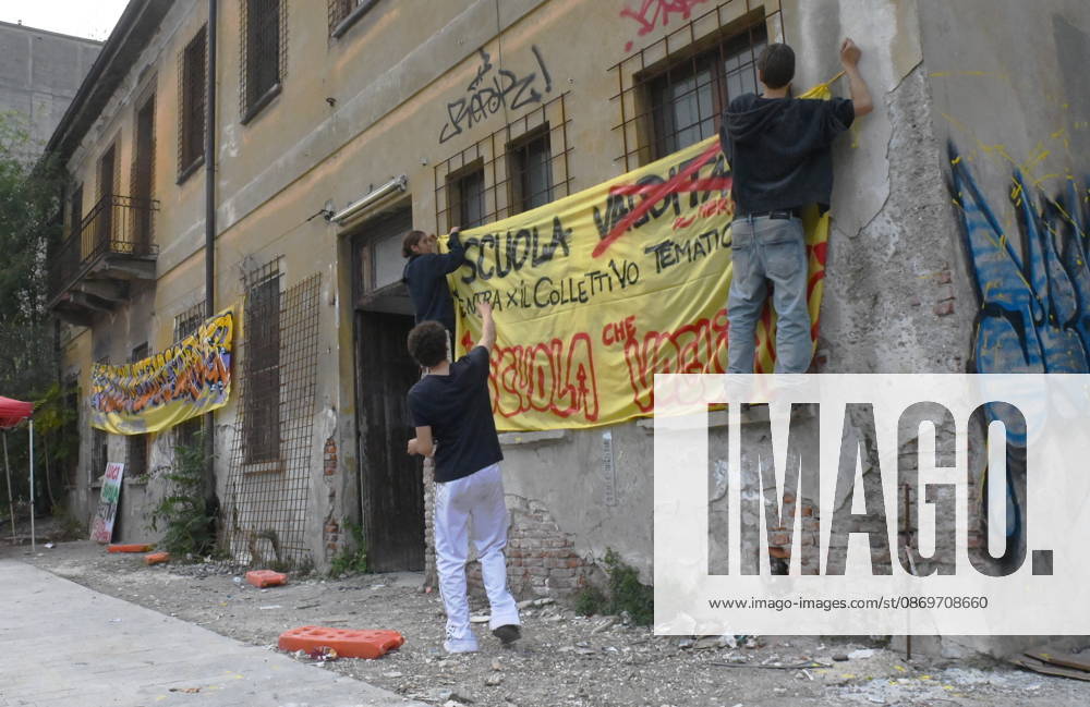 IPA89766286 - Milan, October 16, 2026: Student protest, occupation of the former morgue