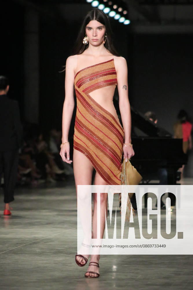 SãO PAULO, SP - 16.10.2026: SPFW N61 - Designer Lilly Sarti presents a collection that explores the contrast between feminine strength and delicacy this Friday (16), at the 61st edition of São Paulo Fashion Week (SPFW), at the Pavilhão das Culturas Brasileiras, in Parque Ibirapuera, in São Paulo (SP). The show was accompanied by live grand piano music by Pablo Rossi. x3033024x AngÃ licaxAlves