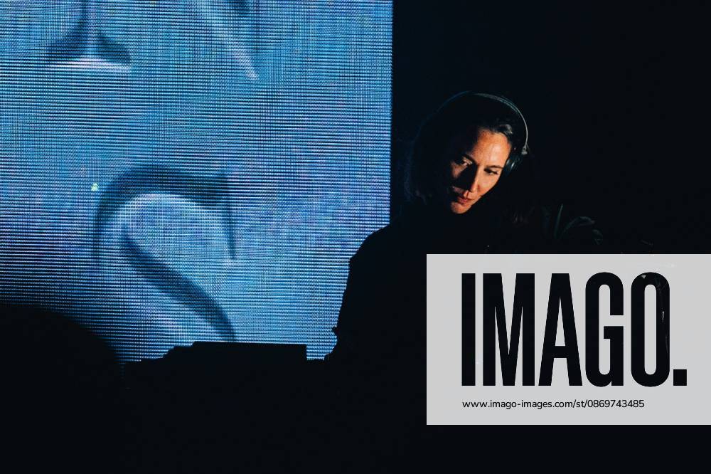 Belgian artist AmÃ lie Lens pictured during the Angele Instinct Release Party , a surprise party organized by the Brussels singer to celebrate the release of her album Instinct at the Grote Markt Grand Place, in Brussels, Friday 16 October 2026. EMILExWINDAL 190036402