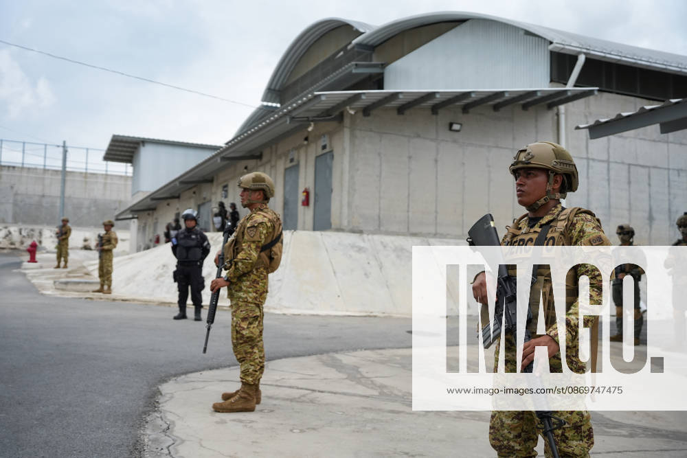 Soldiers stand guard during Costa Rican President Laura Fernández s tour of the Terrorism Confinement Center (CECOT), in Tecoluca. Fernández is on a three-day official visit to El Salvador to see the maximum-security prison that President Nayib Bukele’s government built as part of its crackdown on gangs. Costa Rica recently opened its own high-security prison, the High Containment Center Against Organized Crime, which is modeled on CECOT. Tecoluca El Salvador - ZUMAs197 20261016_aaa_s197_470