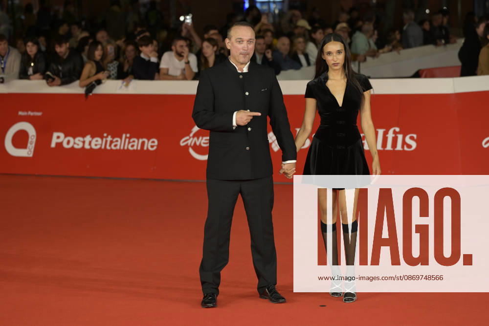Vincente Perez (l) and Tess Perez (r) attend the red carpet for the film Un jeu dangereux at the 2026 Rome Film Fest, held at the Auditorium Parco della Musica. Rome Italy - ZUMAs197 20261016_aaa_s197_620