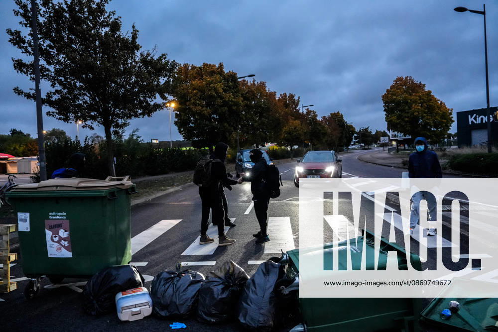 Early morning road blockades erupt across Nancy NANCY, FRANCE - OCTOBER 17: Early morning road blockades erupt across Nancy, France, on Saturday, October 17, 2026. Demonstrators, including Gilets Jaunes (Yellow Vests) and local protest groups, initiated early traffic disruptions and filters on key thoroughfares around 8:00 AM, ahead of a planned major national day of action against the rising cost of living and soaring fuel prices. Traffic across key access points has been significantly slowed as law enforcement monitors the early escalations. Muhammed Said Tako Anadolu Nancy France. Editorial use only. Please get in touch for any other usage.