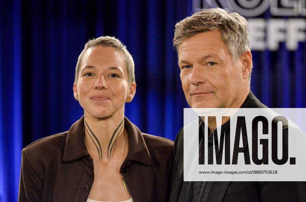 ABB KOELNERTREFF: Stefanie Heinzmann, singer, and Robert Habeck, German writer and former Green Party politician, appeared as guests on the WDR talk show Kölner Treff from the Boecklemünd studio on October 16, 2026, in Cologne, Hamburg, Germany
