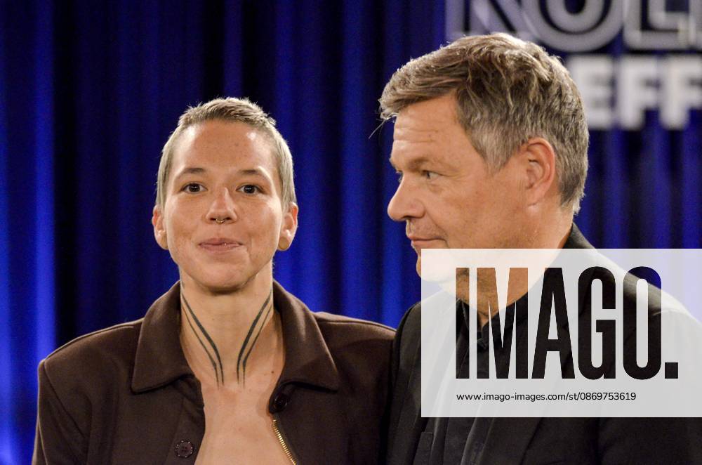 ABB KOELNERTREFF: Stefanie Heinzmann, singer, and Robert Habeck, German writer and former Green Party politician, appeared as guests on the WDR talk show Kölner Treff from the Boecklemünd studio on October 16, 2026, in Cologne, Hamburg, Germany