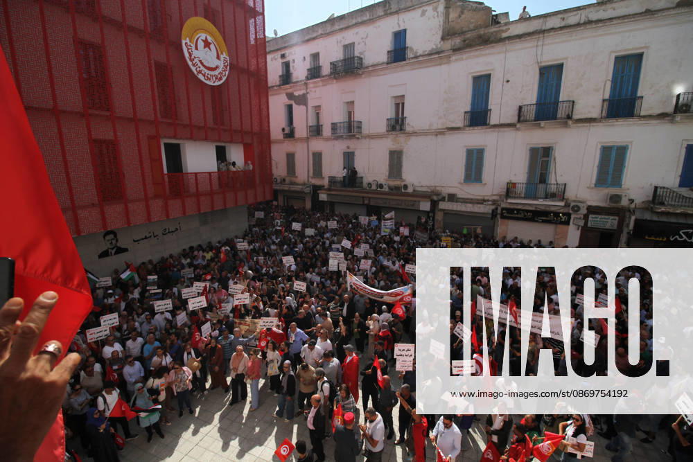 Demonstrators take to the streets of Tunis during a march calling for social and economic reforms and the protection of civil liberties, amid public concerns over rising living costs, workers rights and freedom of expression on October 17, 2026. Organized by trade unions, journalists representatives, lawyers and civil society groups, the demonstration brings together protesters demanding accountability and defending fundamental rights. The march highlights ongoing concerns over Tunisias economic situation and the space for public dissent. Tunis Tunisia - ZUMAm342 20261017_zsp_m342_007