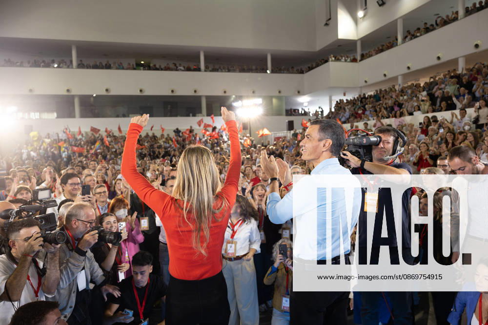 The PSOE Holds Its Federal Committee Meeting in Fuenlabrada, Madrid Prime Minister Pedro Sánchez and his wife, Begona Gómez, during the PSOE Federal Committee meeting at the Tomás y Valiente Art Center on October 17, 2026, in Fuenlabrada, Madrid, Spain. The Committee served to ratify the party’s candidate lists for the general election on November 29 and to confirm its Secretary General, Pedro Sánchez, as the candidate for Prime Minister. October 17, 2026 Jesús Hellí Fuenlabrada, Madrid Fuenlabrada, Madrid, Spain