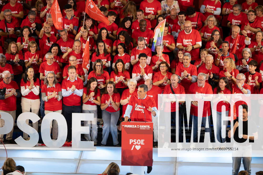 The PSOE Holds Its Federal Committee Meeting in Fuenlabrada, Madrid Prime Minister Pedro Sánchez during the PSOE Federal Committee meeting at the Tomás y Valiente Art Center on October 17, 2026, in Fuenlabrada, Madrid, Spain. The meeting served to ratify the party’s candidate lists for the general election on November 29 and to confirm its secretary-general, Pedro Sánchez, as the candidate for Prime Minister. OCTOBER 17, 2026 Jesús Hellí Fuenlabrada, Madrid Fuenlabrada, Madrid, Spain