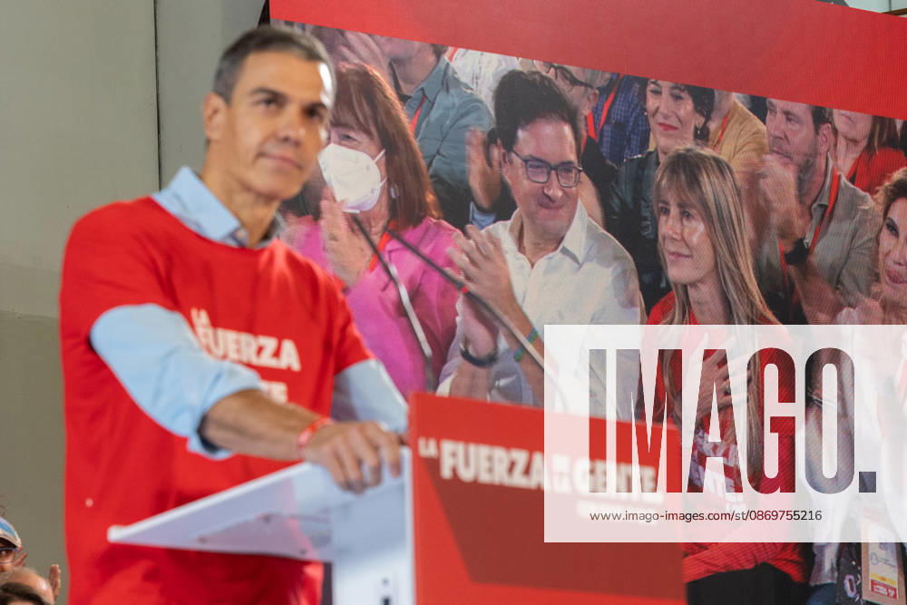 The PSOE Holds Its Federal Committee Meeting in Fuenlabrada, Madrid Prime Minister Pedro Sánchez and his wife, Begona Gómez, during the PSOE Federal Committee meeting at the Tomás y Valiente Art Center on October 17, 2026, in Fuenlabrada, Madrid, Spain. The Committee served to ratify the party’s candidate lists for the general election on November 29 and to confirm its Secretary General, Pedro Sánchez, as the candidate for Prime Minister. October 17, 2026 Jesús Hellí Fuenlabrada, Madrid Fuenlabrada, Madrid, Spain