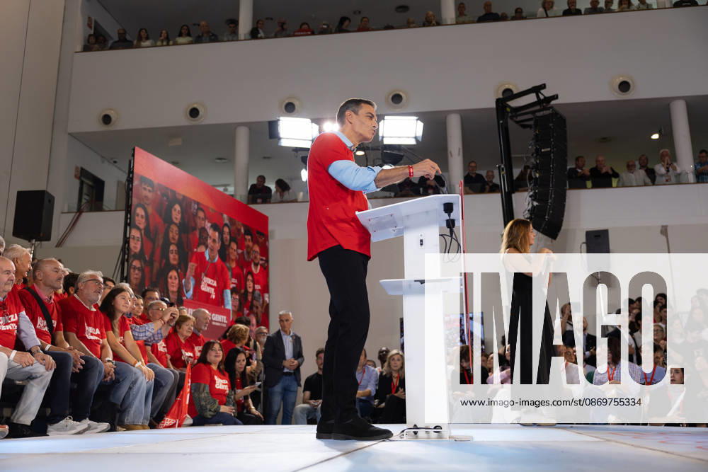 The PSOE Holds Its Federal Committee Meeting in Fuenlabrada, Madrid Prime Minister Pedro Sánchez during the PSOE Federal Committee meeting at the Tomás y Valiente Art Center on October 17, 2026, in Fuenlabrada, Madrid, Spain. The meeting served to ratify the party’s candidate lists for the general election on November 29 and to confirm its secretary-general, Pedro Sánchez, as the candidate for Prime Minister. OCTOBER 17, 2026 Jesús Hellí Fuenlabrada, Madrid Fuenlabrada, Madrid, Spain