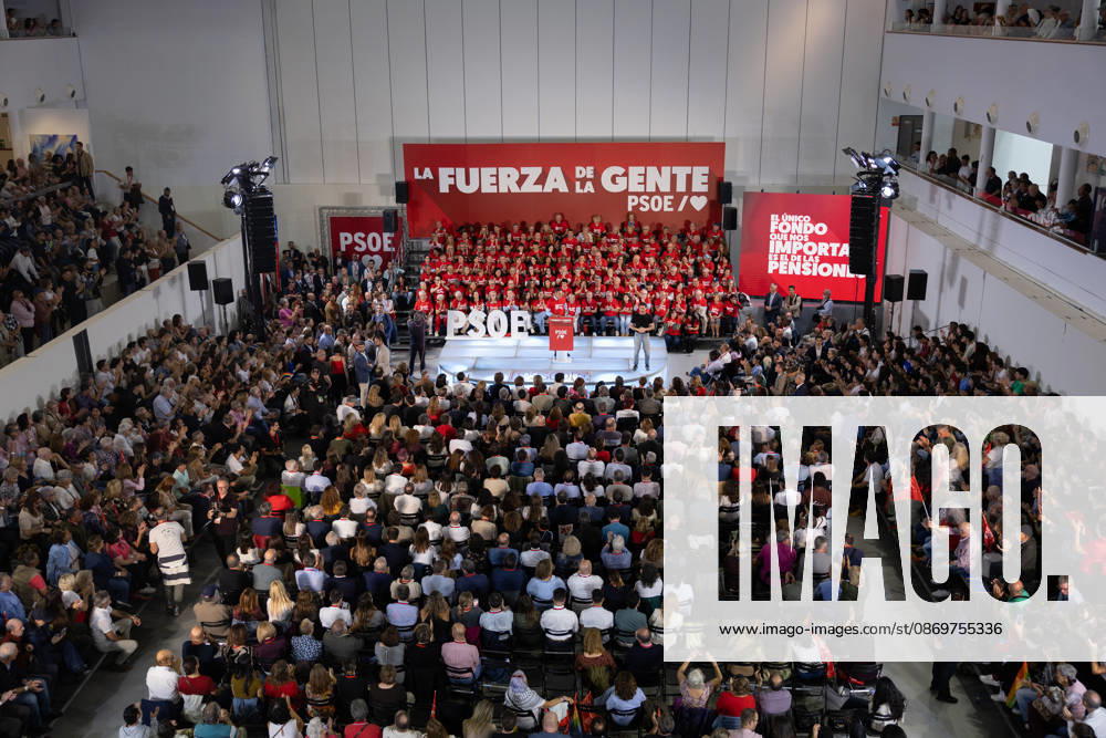 The PSOE Holds Its Federal Committee Meeting in Fuenlabrada, Madrid Prime Minister Pedro Sánchez during the PSOE Federal Committee meeting at the Tomás y Valiente Art Center on October 17, 2026, in Fuenlabrada, Madrid, Spain. The meeting served to ratify the party’s candidate lists for the general election on November 29 and to confirm its secretary-general, Pedro Sánchez, as the candidate for Prime Minister. OCTOBER 17, 2026 Jesús Hellí Fuenlabrada, Madrid Fuenlabrada, Madrid, Spain