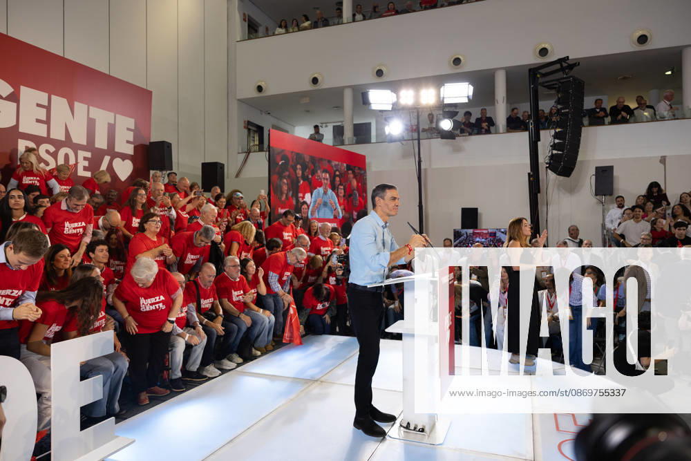 The PSOE Holds Its Federal Committee Meeting in Fuenlabrada, Madrid Prime Minister Pedro Sánchez during the PSOE Federal Committee meeting at the Tomás y Valiente Art Center on October 17, 2026, in Fuenlabrada, Madrid, Spain. The meeting served to ratify the party’s candidate lists for the general election on November 29 and to confirm its secretary-general, Pedro Sánchez, as the candidate for Prime Minister. OCTOBER 17, 2026 Jesús Hellí Fuenlabrada, Madrid Fuenlabrada, Madrid, Spain
