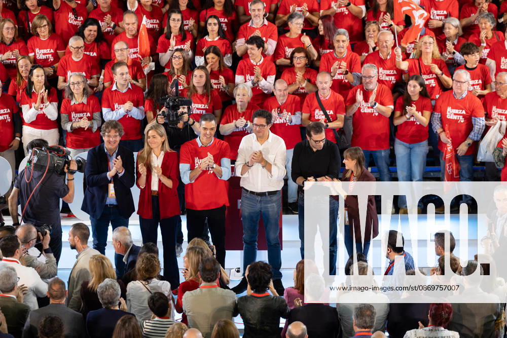 The PSOE holds its Federal Committee meeting in Fuenlabrada, Madrid I D The mayor of Fuenlabrada, Francisco Javier Ayala Ortega; the third vice president and minister for Ecological Transition, Sara Aagesen; Prime Minister Pedro Sánchez, the Secretary-General of the PSOE in Madrid, candidate for President of the Community of Madrid, and Minister for Digital Transformation and the Civil Service, Óscar López, the First Vice President and Minister of Economy, Carlos Cuerpo, and the Secretary-General-elect of the Socialist Youth of Spain (JSE), Aránzazu Figueroa, during the PSOE Federal Committee meeting at the Tomás y Valiente Art Center on October 17, 2026, in Fuenlabrada, Madrid, Spain. The Committee served to ratify the party’s candidate l