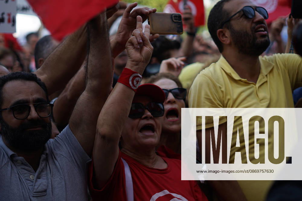 Demonstrators take to the streets of Tunis during a march calling for social and economic reforms and the protection of civil liberties, amid public concerns over rising living costs, workersÃ¢â‚¬â ¢ rights and freedom of expression on October 17, 2026. Organized by trade unions, journalistsÃ¢â‚¬â ¢ representatives, lawyers and civil society groups, the demonstration brings together protesters demanding accountability and defending fundamental rights. The march highlights ongoing concerns over TunisiaÃ¢â‚¬â ¢s economic situation and the space for public dissent. Tunis Tunisia - ZUMAm342 20261017_zsp_m342_042