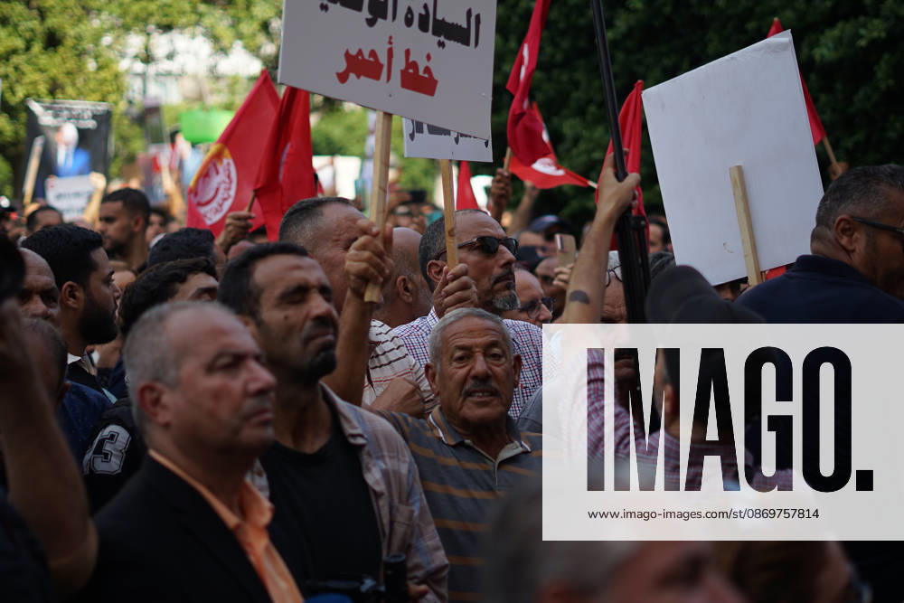 Demonstrators take to the streets of Tunis during a march calling for social and economic reforms and the protection of civil liberties, amid public concerns over rising living costs, workers rights and freedom of expression on October 17, 2026. Organized by trade unions, journalists representatives, lawyers and civil society groups, the demonstration brings together protesters demanding accountability and defending fundamental rights. The march highlights ongoing concerns over Tunisias economic situation and the space for public dissent. Tunis Tunisia - ZUMAm342 20261017_zsp_m342_044