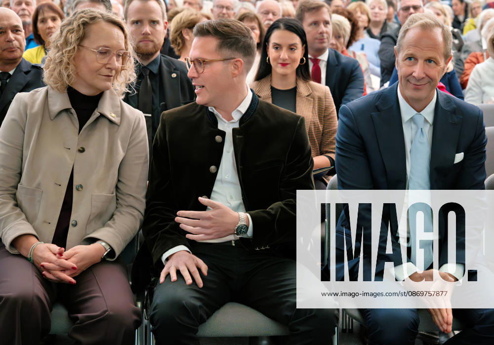 Ravensburg Citizens’ Reception at the Oberschwabenschau with Manuel Hagel (CDU), Deputy Minister-President, and Mayor Daniel Rapp (from left to right): Ioana Dirlewanger, Personal Advisor to the Minister of the Interior; Manuel Hagel (CDU),