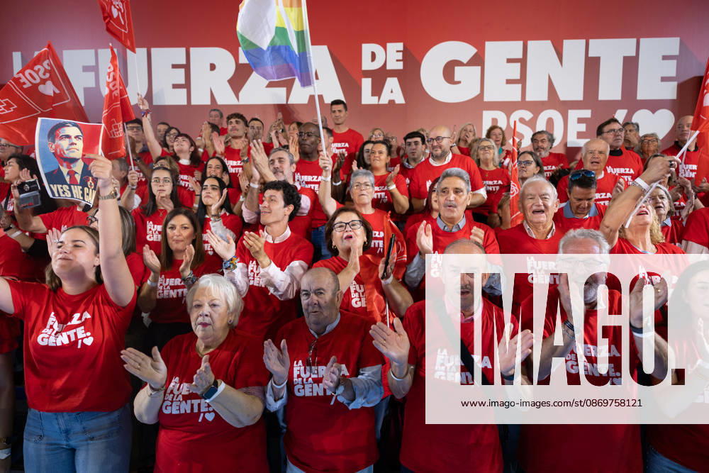 The PSOE Holds Its Federal Committee Meeting in Fuenlabrada, Madrid Several people attend as members of the public during the PSOE’s Federal Committee meeting at the Tomás y Valiente Art Center on October 17, 2026, in Fuenlabrada, Madrid, Spain. The Committee served to ratify the party’s candidate lists for the general election on November 29 and to endorse its secretary general, Pedro Sánchez, as the candidate for Prime Minister. October 17, 2026. Jesús Hellí. Fuenlabrada, Madrid. Fuenlabrada, Madrid, Spain.