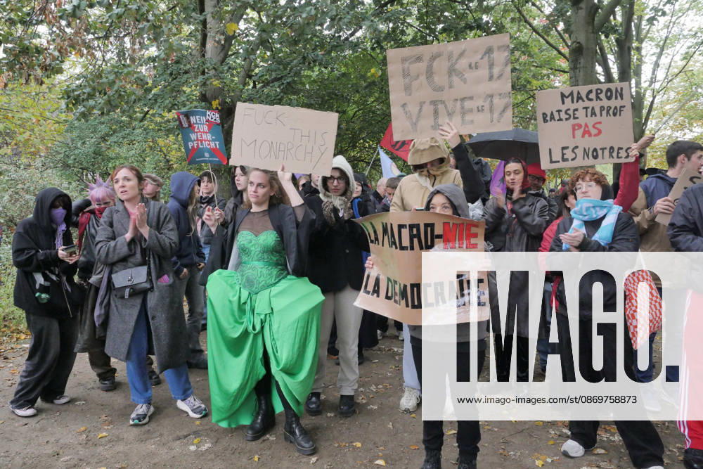 Solidarity with the students in France at Kleistpark