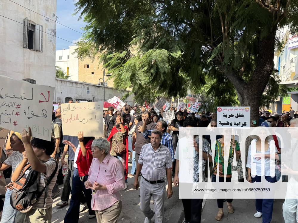 Thousands rally in Tunis against President Kais Saied s policies TUNIS, TUNISIA - OCTOBER 17: Demonstrators march through the streets of Tunis carrying placards and chanting slogans against President Kais Saied s policies while calling for freedom of expression and the protection of rights and freedoms, on October 17, 2026 in Tunis, Tunisia. The march ended in front of the Municipal Theatre in the capital. Mehmet Akif Turan Anadolu Tunis Tunisia. Editorial use only. Please get in touch for any other usage.
