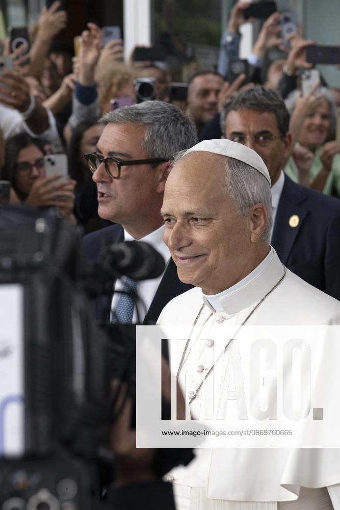 ITALY - POPE - VATICAN-2026 10 17 Italy, Rome, Vatican, October 17, 2026 Pope Leo XIV leaves the Gemelli University Hospital, four days after a surgery to remove a cancerous tumour from his right lung, in Rome Photo by ALESSIA GIULIANI Catholic Press Photo - NO BOOKS